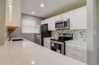185 N High Point Blvd, Boynton Beach, FL 33435