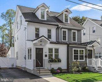 82 E 3rd St, Moorestown, NJ 08057