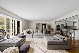 5 Live Oak Dr, South Easton, MA 02375
