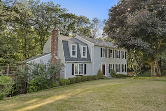 9 Allen Ct, Norwalk, CT 06851