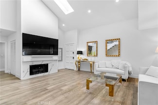 456 E San Jose Ave Unit C, Burbank, CA 91501