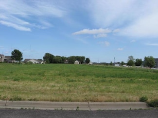 1423 Prairie Ave, Glencoe, MN 55336
