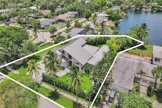 19651 NE 19th Place, Miami, FL 33179
