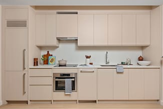 300 E 50th St Unit 8C, New York, NY 10022