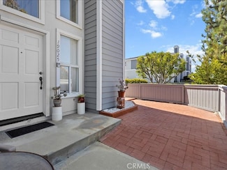 19025 Windridge Ln, Huntington Beach, CA 92646