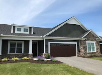 1404 Creeks Edge Dr, Webster, NY 14580