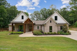 100 Shinpoch Ln, Olive Branch, MS 38654