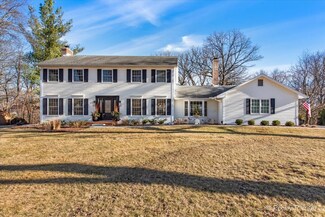 38W415 Burr Oak Ln, Saint Charles, IL 60175