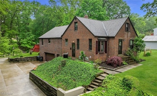 5016 E Pleasant Valley Rd, Independence, OH 44131