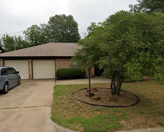 800 Overhill Ct, Hurst, TX 76053