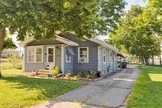 1020 Bundy St, Des Moines, IA 50315