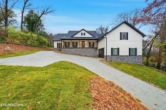 909 S Chilhowee Dr, Knoxville, TN 37914