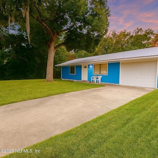 512 N 18th St, Palatka, FL 32177