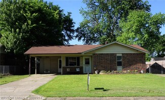 1104 P St, Barling, AR 72923