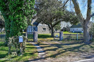 1436 Waterlily Rd, Coinjock, NC 27923