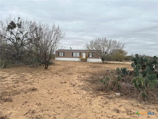 925 County Road 2629, Moore, TX 78057