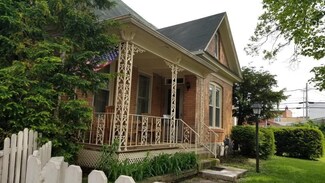 102 E Briggs Ave, Fairfield, IA 52556