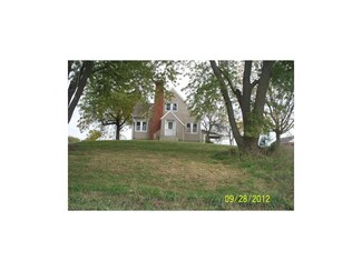 8618 NE Des Moines Rd, Hamilton, MO 64644