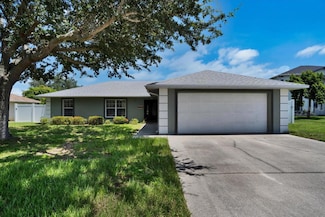130 Evergreen Dr, Auburndale, FL 33823