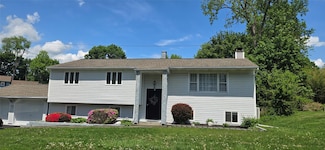 26 Stonecrest Dr, New Windsor, NY 12553