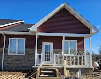 801 Wimbledon Dr, Mount Pleasant, PA 15666