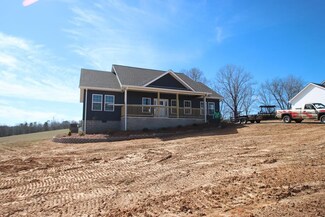 2447 Hutchings College Rd, Sparta, TN 38583