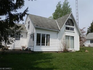 26273 Wildwood Dr, Beloit, OH 44609