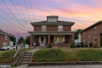 28 Berlin St, Spring Grove, PA 17362