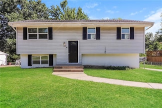 193 Lee Dr, Liberty, MO 64068