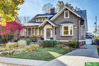 5007 Izard St, Omaha, NE 68132