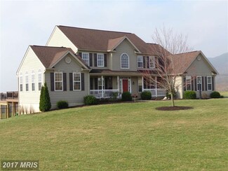 1322 Summerswood Dr, Saint Thomas, PA 17252