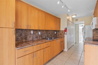 3550 Blue Lake Dr Unit 105, Pompano Beach, FL 33064