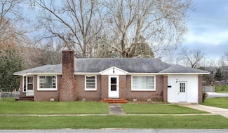 111 W Searcy St, Heber Springs, AR 72543