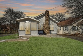 77 Browertown Rd, Little Falls, NJ 07424
