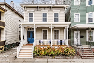 19 8th St, Hudson, NY 12534