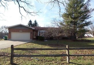 605 Porten Rd, McHenry, IL 60051