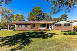 3900 Gardenside Dr NW, Huntsville, AL 35810