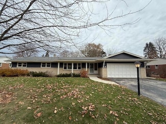 6936 N Braeburn Ln, Milwaukee, WI 53209