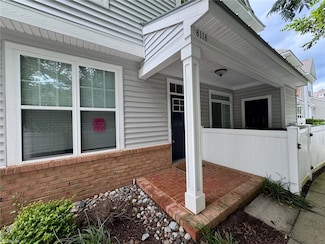 8118 Ships Crossing Rd, Norfolk, VA 23518
