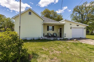 1112 2nd St, Gillespie, IL 62033