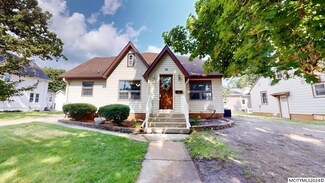 16 N 12th St, Clear Lake, IA 50428