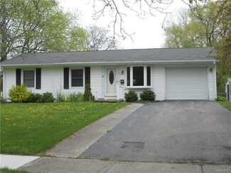 11 Washington Ave, Le Roy, NY 14482
