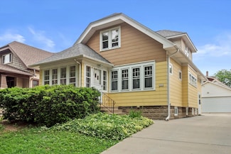 2462 N 70th St, Milwaukee, WI 53213