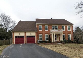 4308 Woodward Ct, Chantilly, VA 20151