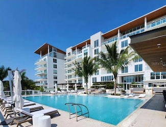 1020 Sunset Point Rd Unit 505, Clearwater, FL 33755