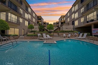2722 E 20th St Unit 203, Signal Hill, CA 90755