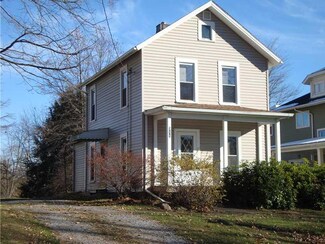 311 S Pitt St, Mercer, PA 16137