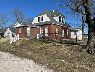 201 S Oak St, Loogootee, IN 47553