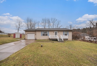 221 Glasgow Rd, Jackson, MI 49201