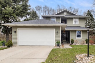 3720 Oak Ridge Dr, Elkhart, IN 46517